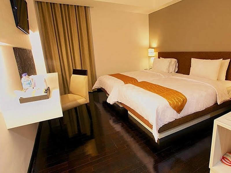 Luxury Malioboro Hotel Jogyakarta Zewnętrze zdjęcie